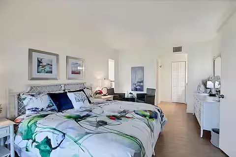 5201 Gulf Of Mexico Dr — Photo 25