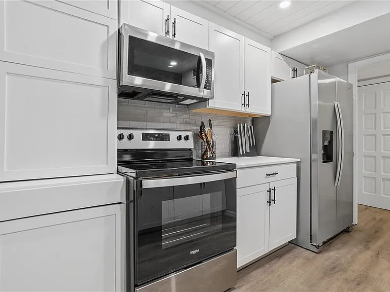 1154 Paseo Del Sol #B — Photo 7