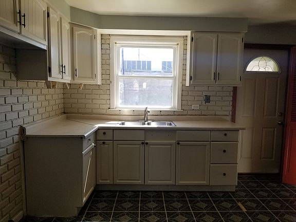 2nd image of 423 Englewood Ave