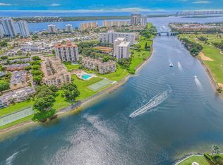 364 Golfview Rd APT 307, North Palm Beach, FL 33408