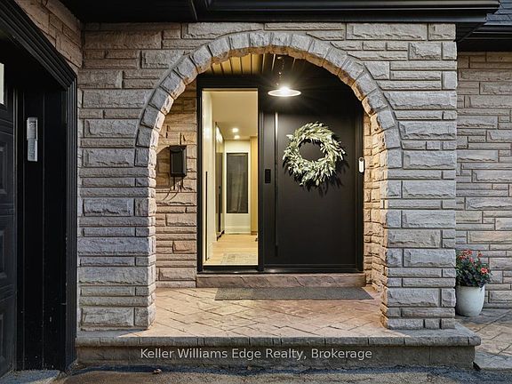 2nd image of 519 Wicklow Rd