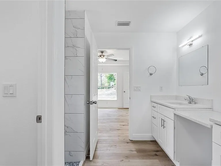 238 Locust Pass Ln — Photo 15