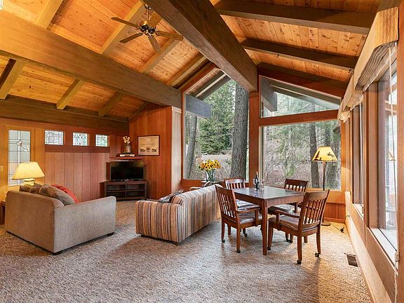 3rd image of 64 Moana Cir