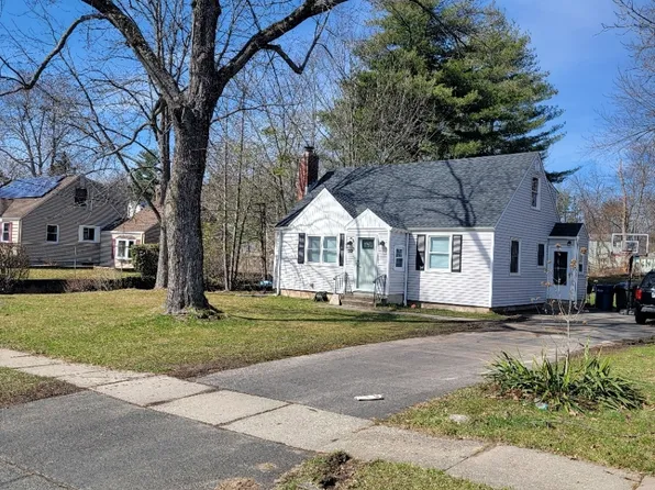 32 Scarborough Road, Windsor, CT 06095