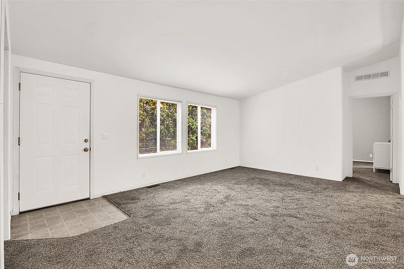 5th image of 4815 NE Airway Drive #121