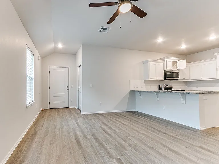 3705 N Divis Ave — Photo 45