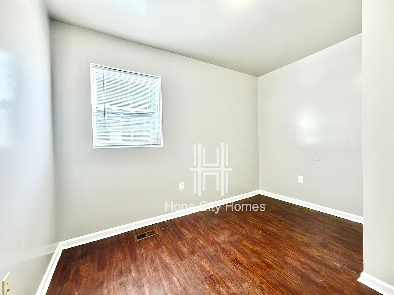 3 bed, 1150 sqft, $1,190 — Photo 3