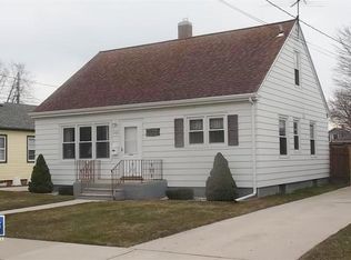 1707 29th St, Two Rivers, WI 54241