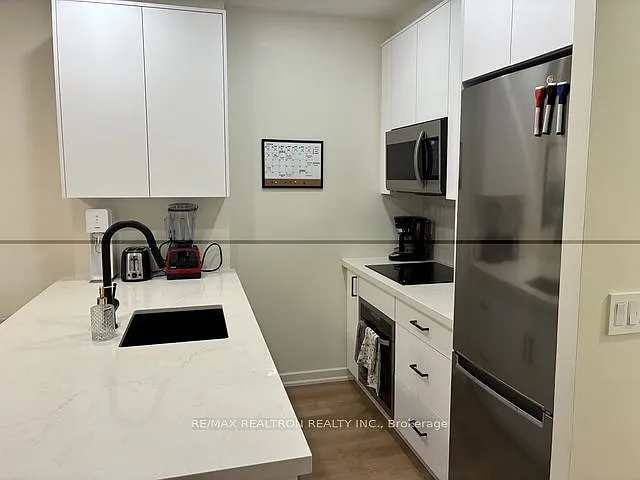 438 Richmond St W #401 — Photo 15