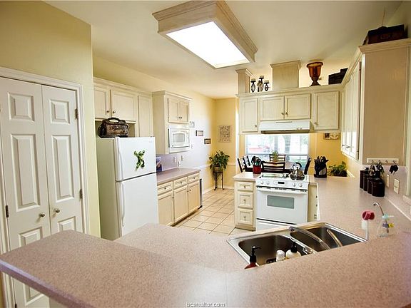 5th image of 108 Karten Ln
