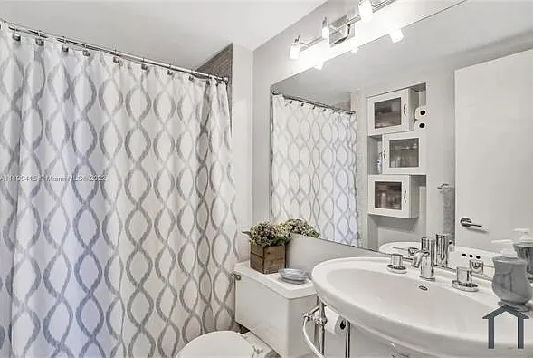 1351 NE Miami Gardens Dr #1702E — Photo 12