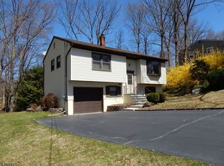 5 Belton St, Stanhope, NJ 07874