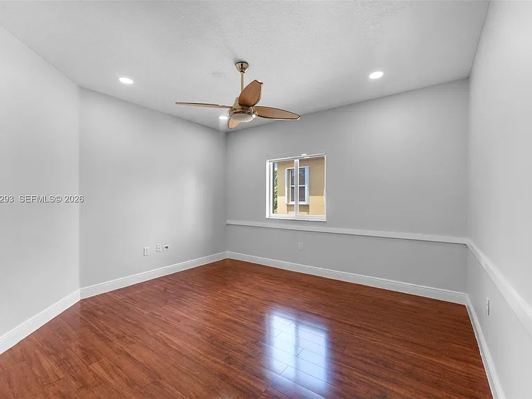 3906 NE 20th St — Photo 50