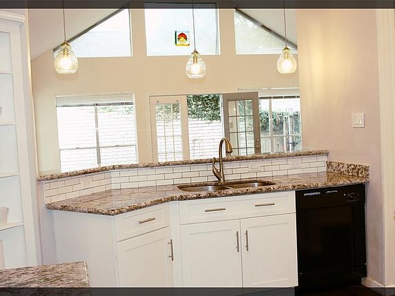 3rd image of 2418 Clippers Cove Dr