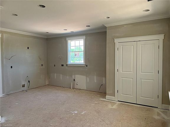 3rd image of 5111 Logos Dr #26