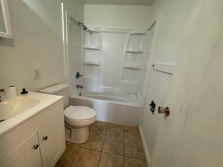 707 Kellogg Ave — Photo 4