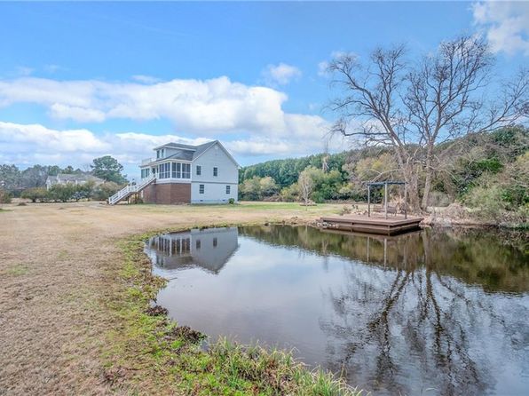 4489 Catfish Rd, Virginia Beach, VA 23457