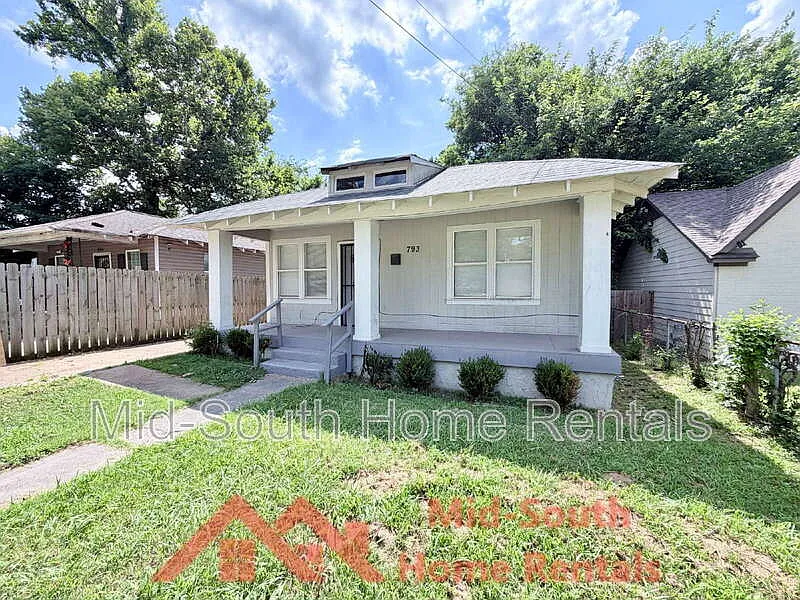 2 bed, 1.0 bath, 954 sqft, $865 — Photo 2