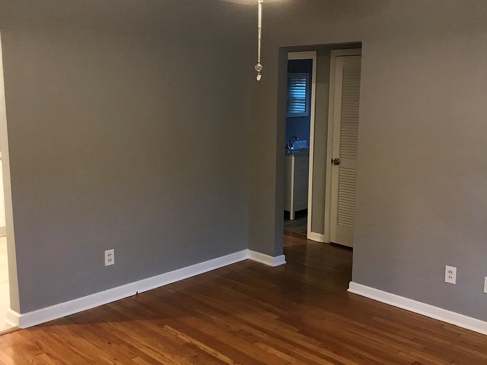 1st image of 305 Hobart Ave