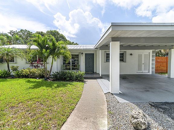 3rd image of 3708 Lake Osborne Dr
