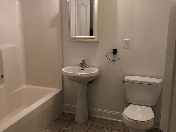 3rd image of 48 Fairview St Ext APT 4