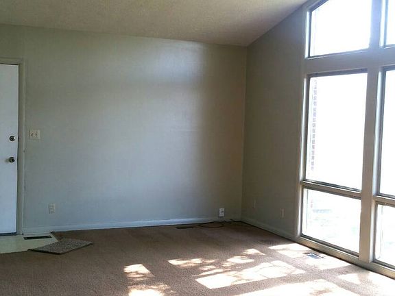 2nd image of 146 Hoover Ct