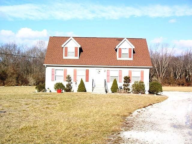 2nd image of 512 Rosenhayn Ave