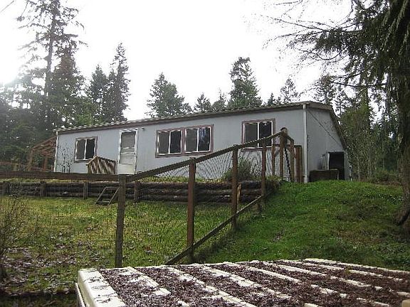 2nd image of 1542 SE Shire Ln