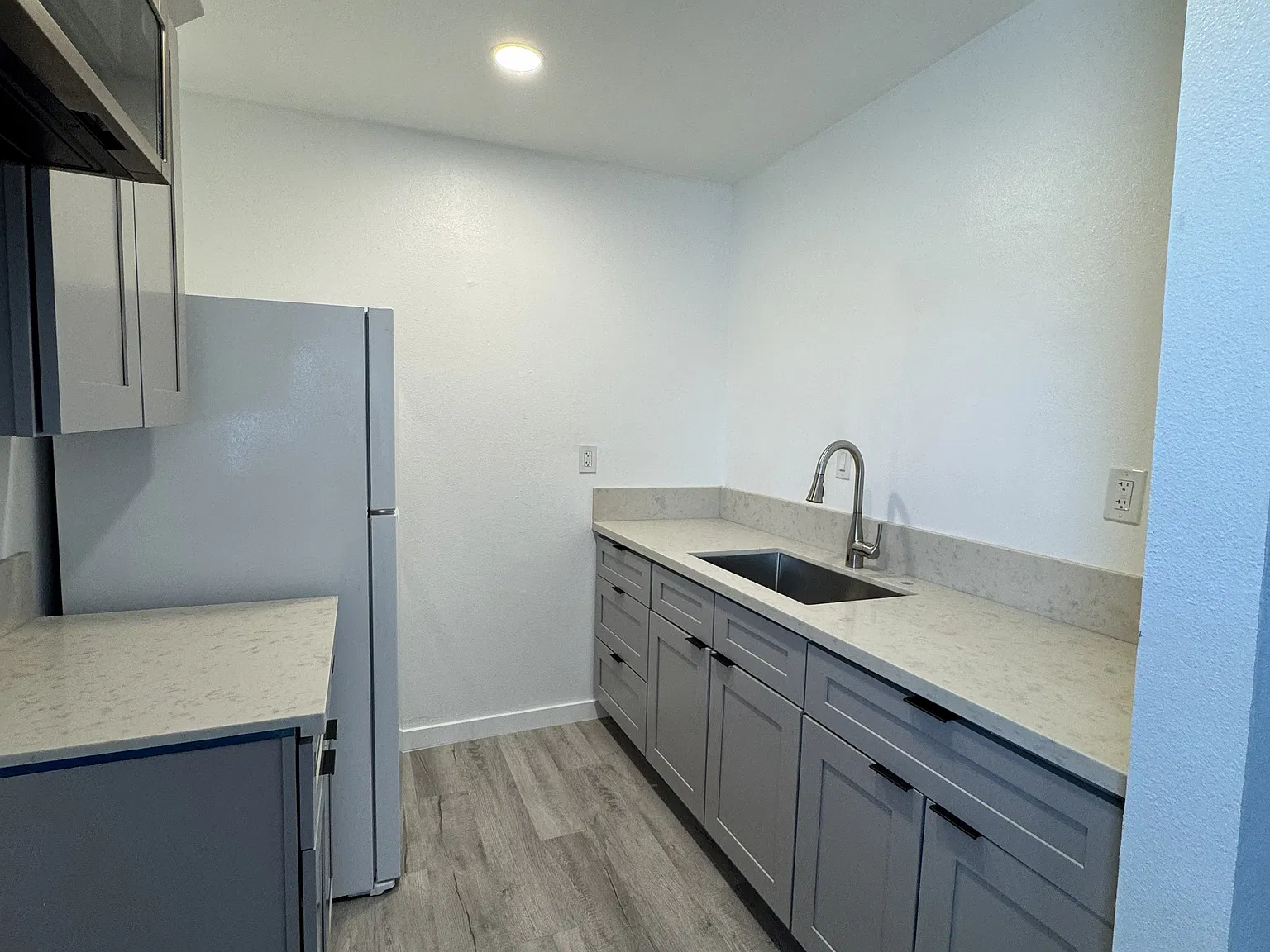 3 bed, 849 sqft, $2,250 — Photo 2