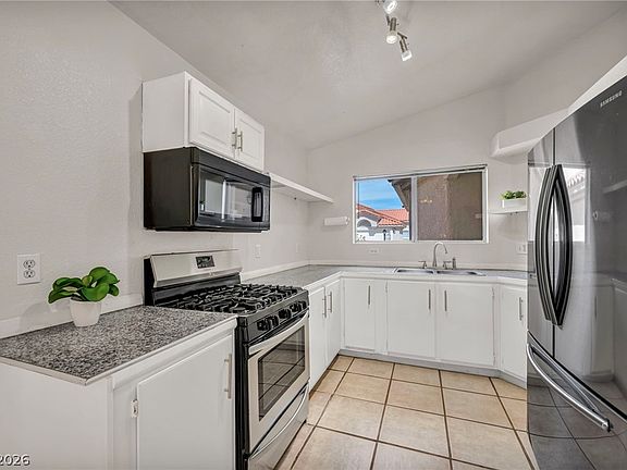 5th image of 7803 Ravenhollow Ln