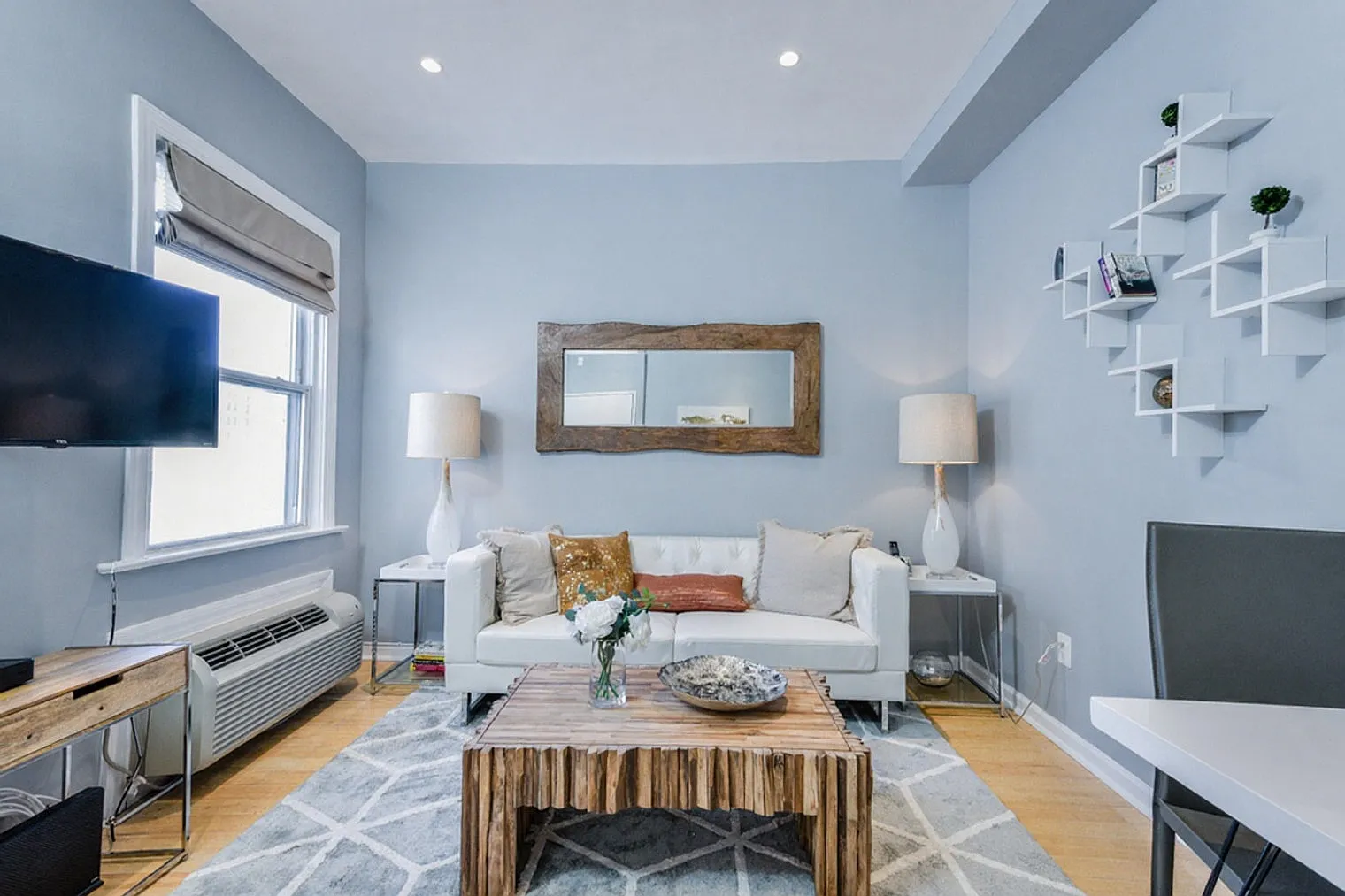 1 bed, 1.0 bath, 5381 sqft, $3,541 — Photo 3