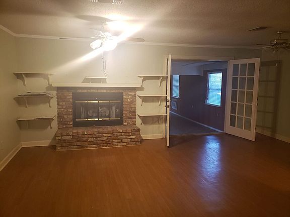3rd image of 142 Caldwell Ave