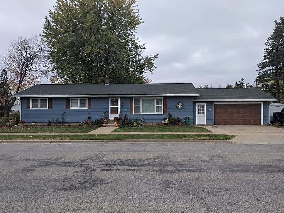 1st image of 1411 E Grand Ave