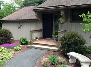 42 Crocus Ln, Avon, CT 06001