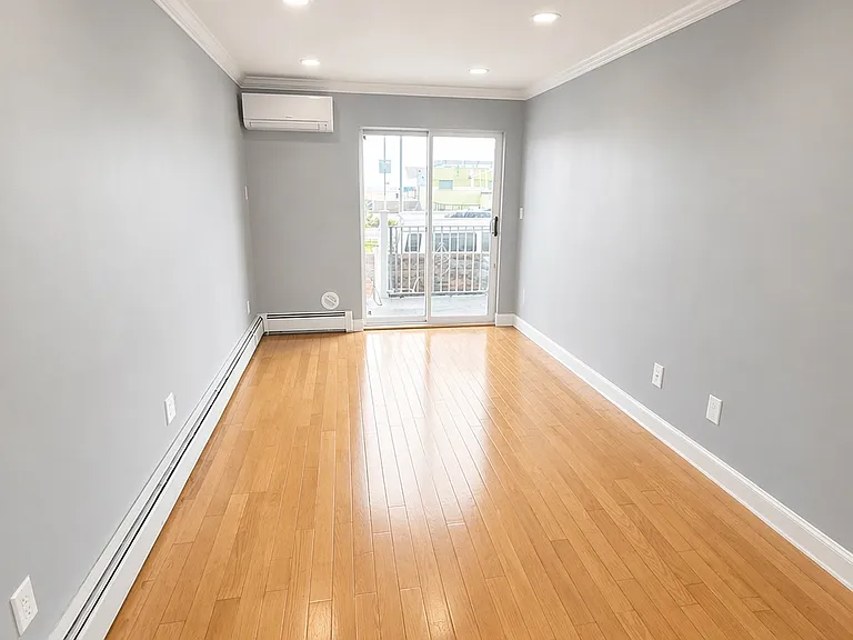 9612 Shore Front Pkwy — Photo 14