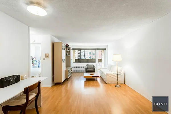 Sold by Bond New York | media 7