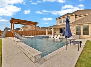 330 Penrose Dr, Ovilla, TX 75154