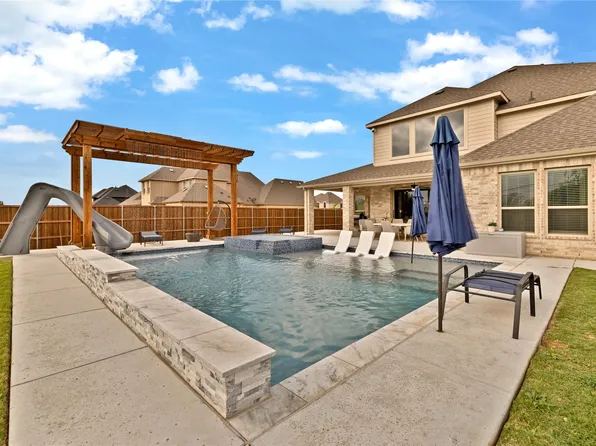 330 Penrose Dr, Ovilla, TX 75154