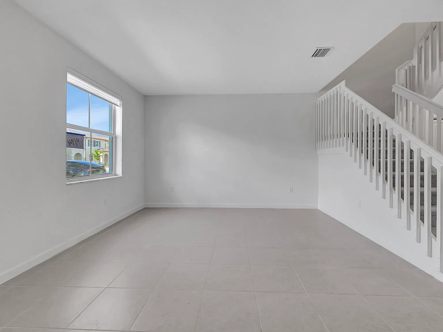 3 bed, 2.5 bath, 1548 sqft, $3,300 — Photo 3