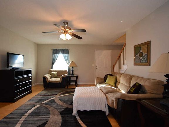 3rd image of 3409 Mary Ave