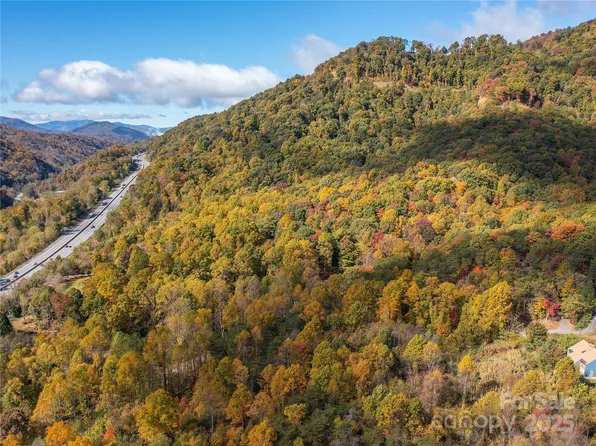 9999 Lovebird Ln, Candler, NC 28715