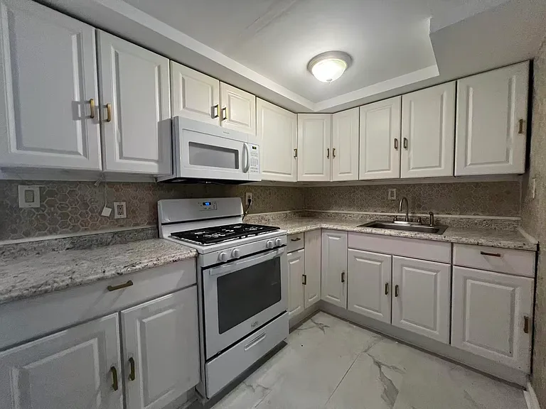 489 N Gannon Ave #1 — Photo 5