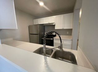 210 Mount Hope Ct #15, Lawrence, KS 66044