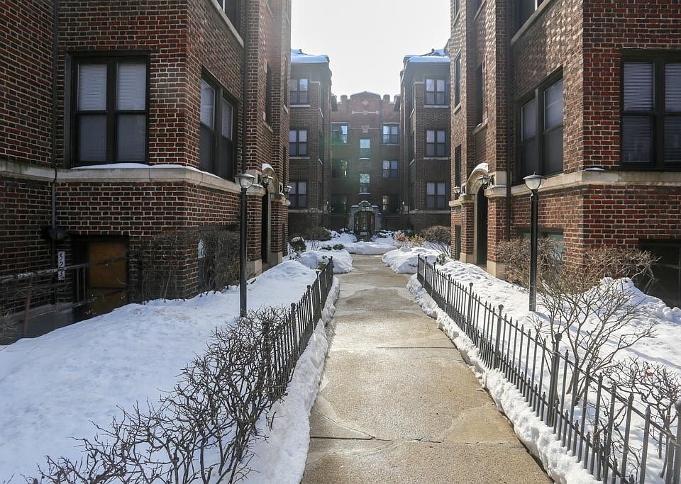 1st image of 531 W Fullerton Pkwy APT Gdn