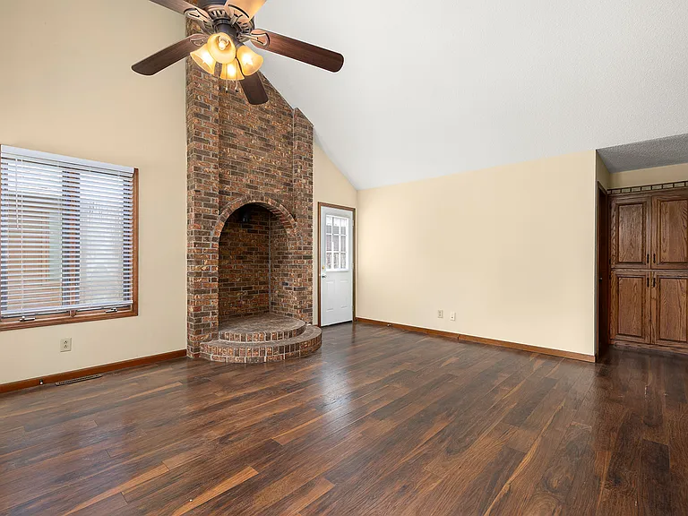 3753 N Pickwick Ave — Photo 21