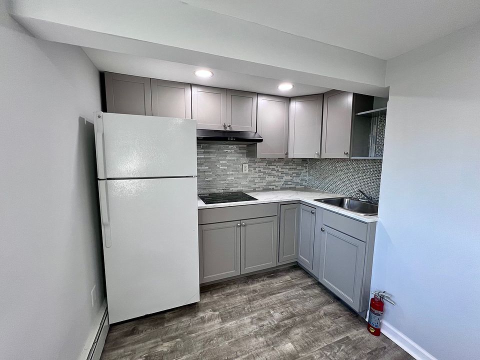 1st image of 3 Cathedral Ave #1
