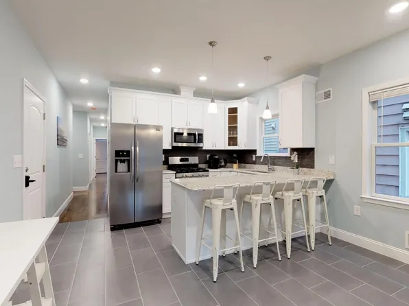 266 Hutton Street image 7 of 11