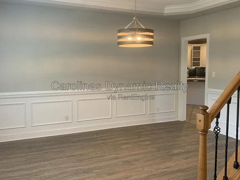 605 Queenswater Ln — Photo 42