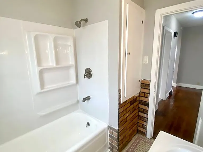 1406 N 2nd Ave — Photo 8