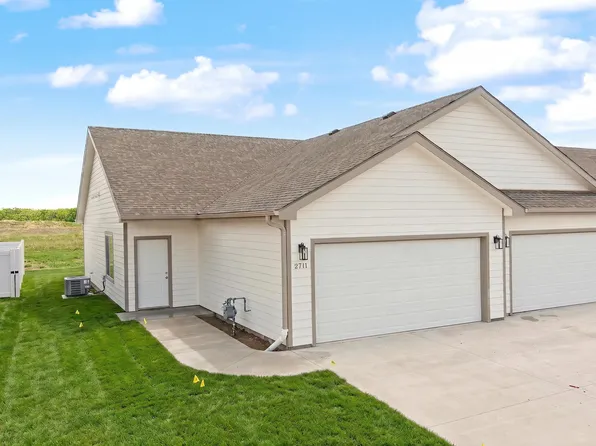 2711 Amelia Ln, Salina, KS 67401
